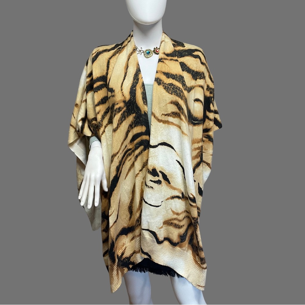 Chicos Women's Tiger Essence Covering Ruana Natural Cream Sz S/M NWT! $109 MSRP - Picture 1 of 4